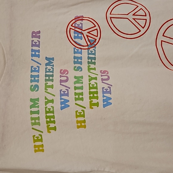 Love is Love pronouns LGBTQ graphic tee SEE BACK Large Be Kind PRIDE MONTH - Picture 4 of 6